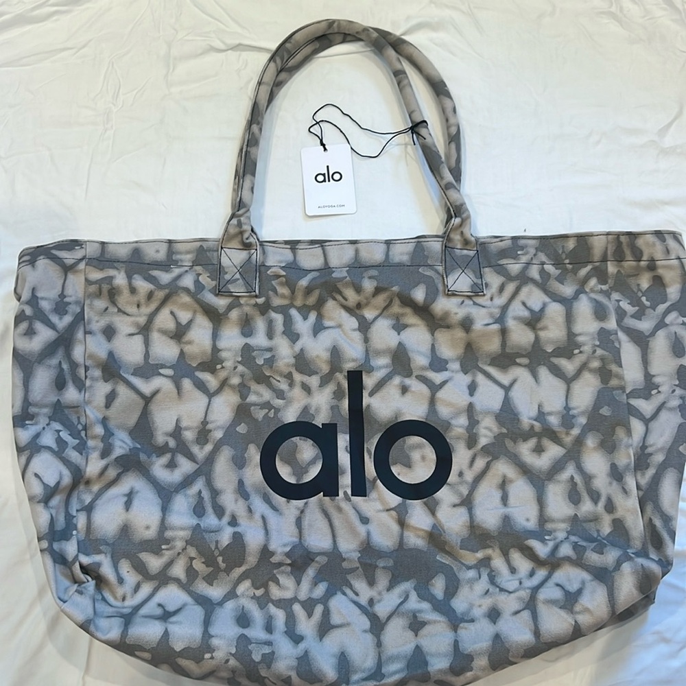 NWT Alo current season tote